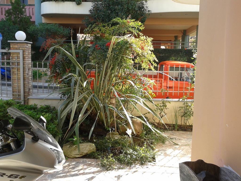 Patra - Cute Studio Near Center Patras Exterior foto